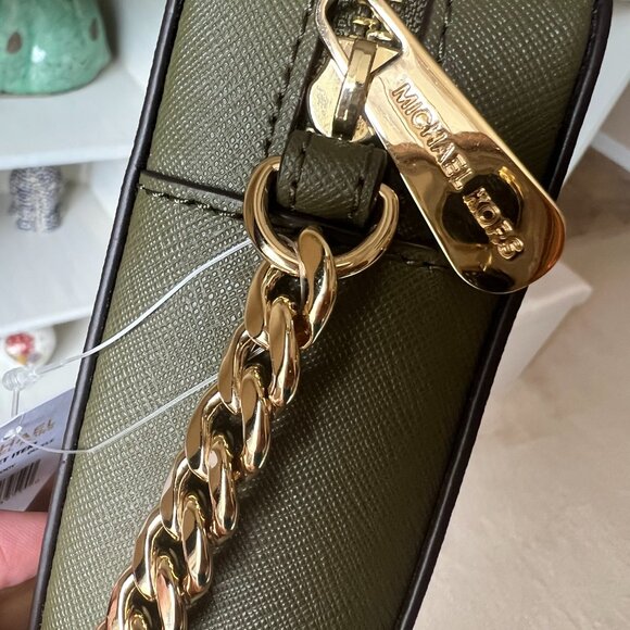 Michael Kors Jet Set Crossbody Camera Bag sz Large in "Duffle" Olive Green color - Picture 6 of 16